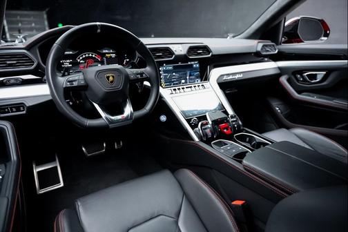 2022 Lamborghini Urus Graphite Capsule