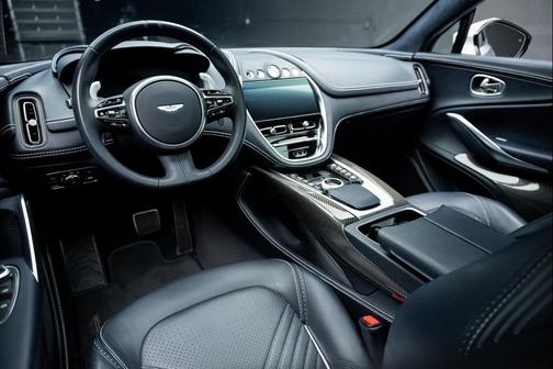 2021 Aston Martin DBX Base