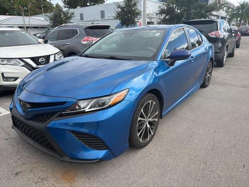2020 Toyota Camry SE