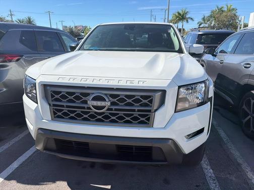 2023 Nissan Frontier SV
