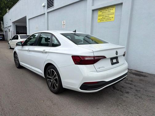 Pure White 2024 Volkswagen Jetta 1.5T Sport