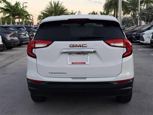 2022 GMC Terrain SLE
