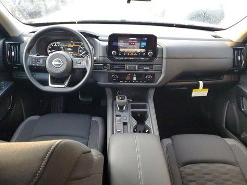 2025 Nissan Pathfinder S