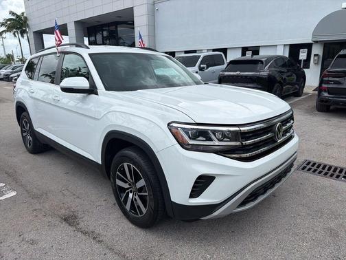 Pure White 2023 Volkswagen Atlas 2.0T SE