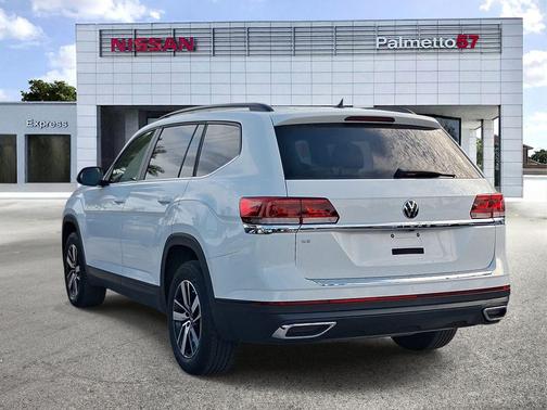 Pure White 2023 Volkswagen Atlas 2.0T SE