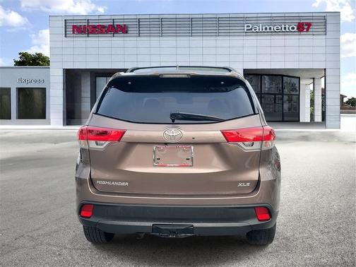2018 Toyota Highlander SE
