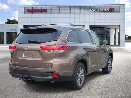 2018 Toyota Highlander SE