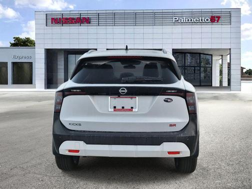 2026 Nissan Kicks SR