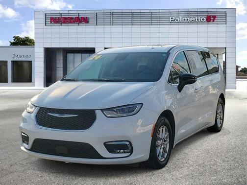 2024 Chrysler Pacifica Touring-L