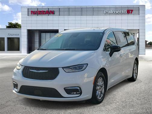 2024 Chrysler Pacifica Touring-L