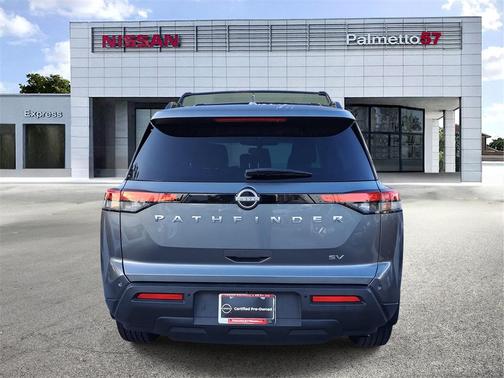 2022 Nissan Pathfinder SV