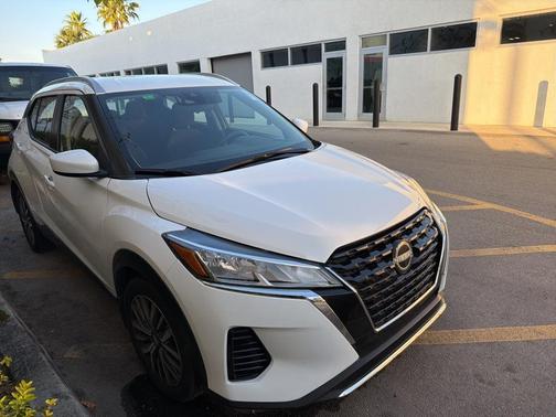 2023 Nissan Kicks SV