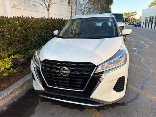 2023 Nissan Kicks SV