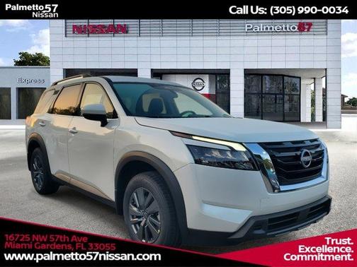 2025 Nissan Pathfinder SV