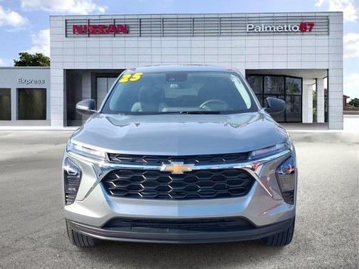 Sterling Gray Metallic 2025 Chevrolet Trax LS