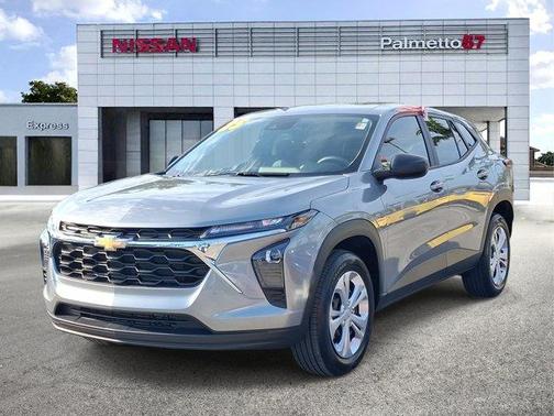 Sterling Gray Metallic 2025 Chevrolet Trax LS