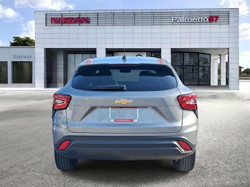 Sterling Gray Metallic 2025 Chevrolet Trax LS