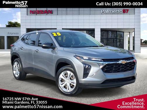 Sterling Gray Metallic 2025 Chevrolet Trax LS