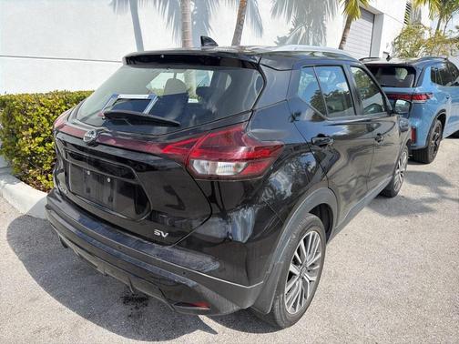 2022 Nissan Kicks SV