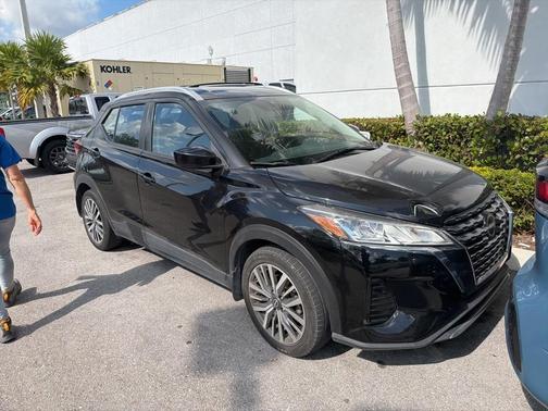 2022 Nissan Kicks SV