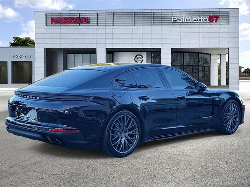 2026 Porsche Panamera 4