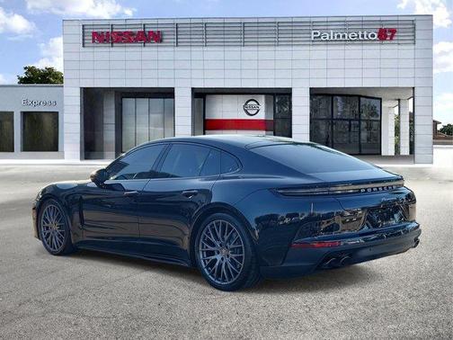 2026 Porsche Panamera 4
