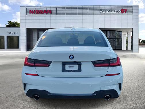 2019 BMW 330 i