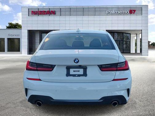 2019 BMW 330 i