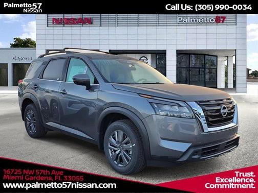 2025 Nissan Pathfinder SV