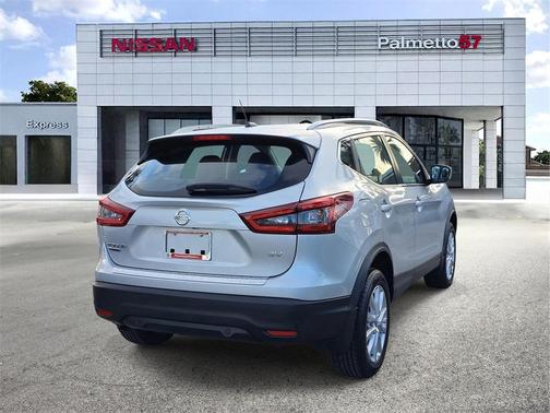 2022 Nissan Rogue Sport SV