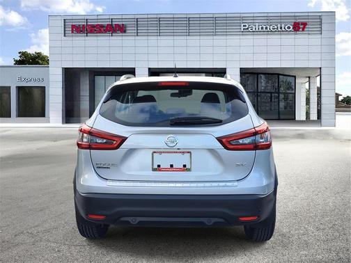 2022 Nissan Rogue Sport SV