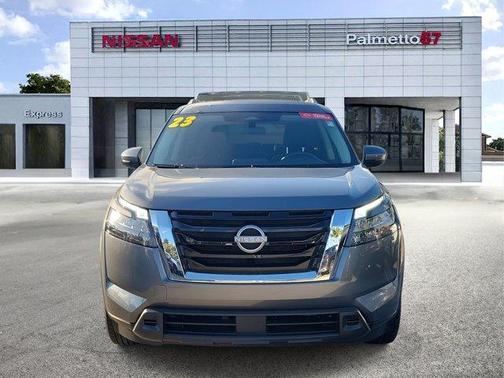 2024 Nissan Pathfinder SV