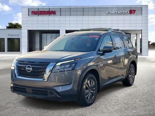2024 Nissan Pathfinder SV