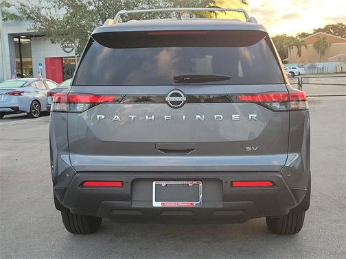 2024 Nissan Pathfinder SV