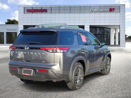 2024 Nissan Pathfinder SV