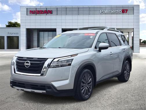 2024 Nissan Pathfinder SL