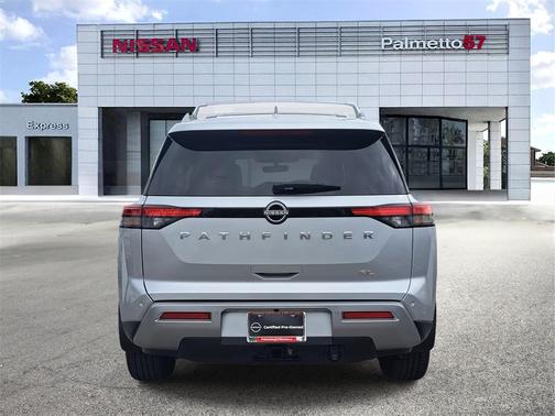 2024 Nissan Pathfinder SL