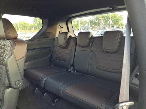 2025 Nissan Armada Platinum