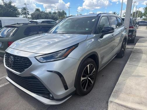 2022 Toyota Highlander XSE