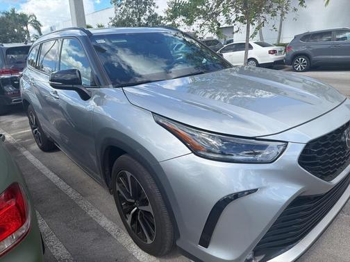2022 Toyota Highlander XSE