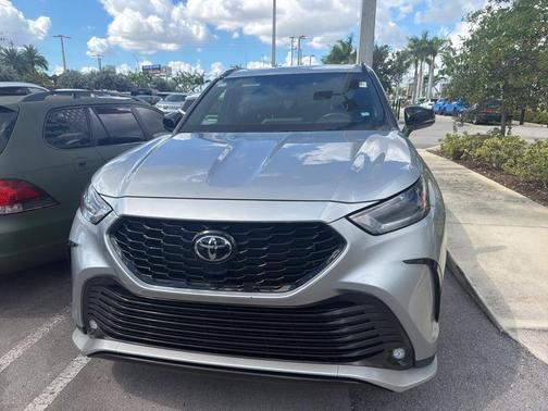 2022 Toyota Highlander XSE