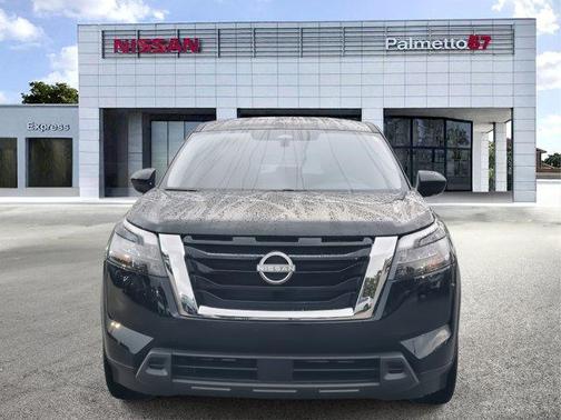 2025 Nissan Pathfinder S