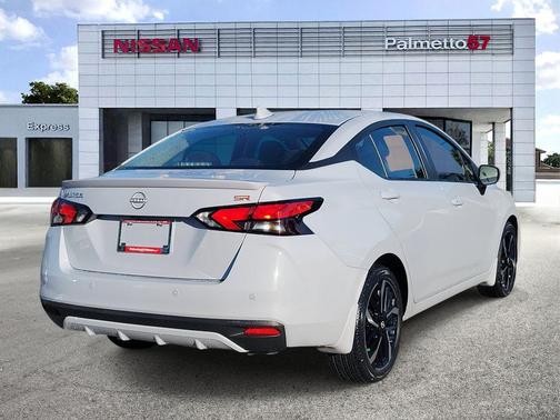 2024 Nissan Versa 1.6 SR