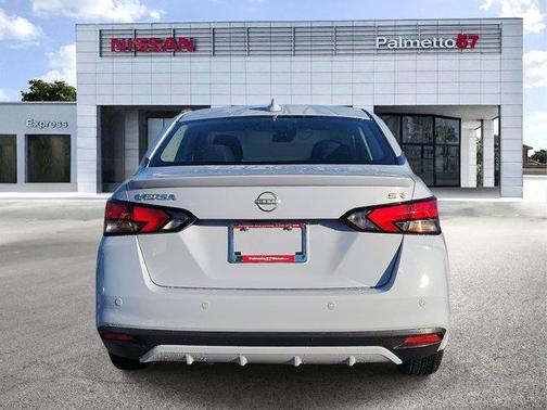 2024 Nissan Versa 1.6 SR