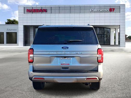 Iconic Silver Metallic 2022 Ford Expedition XLT