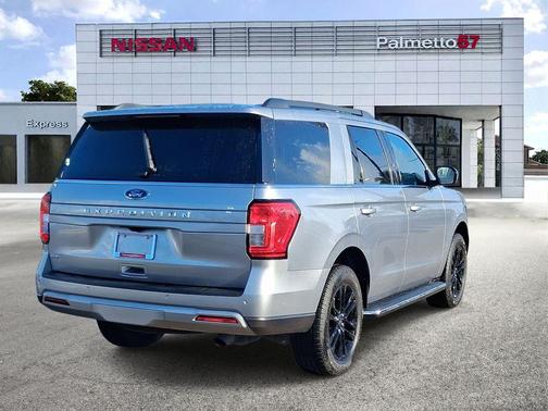 Iconic Silver Metallic 2022 Ford Expedition XLT