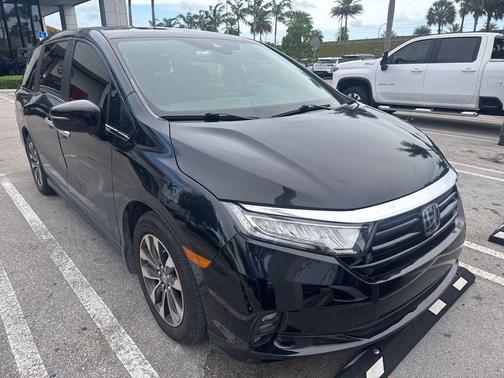 Crystal Black Pearl 2024 Honda Odyssey EX-L