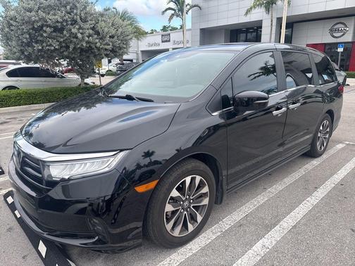 Crystal Black Pearl 2024 Honda Odyssey EX-L
