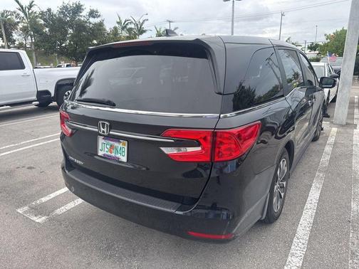 Crystal Black Pearl 2024 Honda Odyssey EX-L
