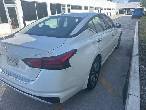 2021 Nissan Altima 2.5 SV